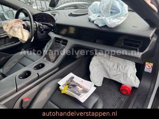Porsche Taycan Sport 93KWH Sport-Design-Paket picture 24