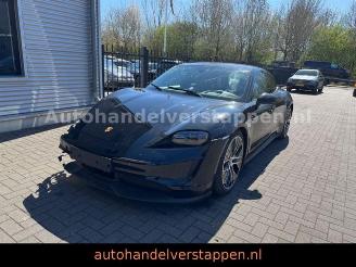 Voiture accidenté Porsche Taycan Sport Chrono Bose ACC GlasDach 93KWH 2021/8