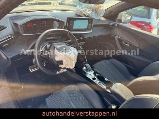Peugeot 2008 e- - GT - 136PS Automatik Elixir Rood picture 22