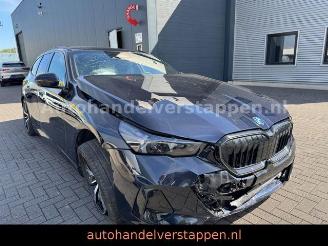 uszkodzony samochody osobowe BMW i5 Touring 40eDrive 250KW M Sport AHK Harman 2024/7