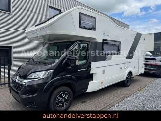 krockskadad bil camper Adria   2022/2