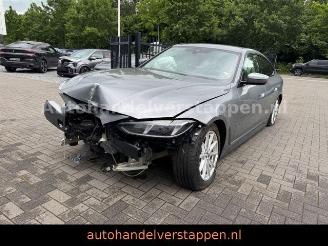 krockskadad bil auto BMW i4 Gran Coupe 35 eDrive 70KWH Sport 210KW 2025/7