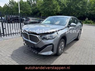 Voiture accidenté BMW iX2 20 eDrive 150KW 67KWH Navi LED 2024/7