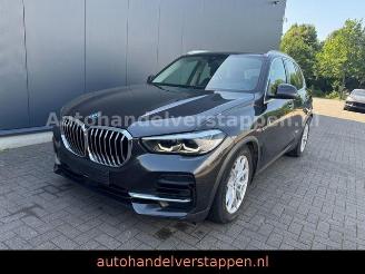 krockskadad bil auto BMW X5 xDrive 45e 290KW Leder Navi DAB+ ACC 2023/4