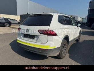 skadebil auto Volkswagen Tiguan Allspace Comfortline 4Motion 147kw 2022/3
