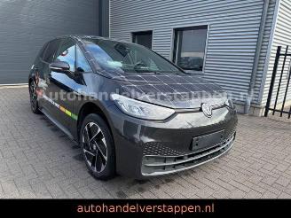 Damaged car Volkswagen ID.3 Pro Performance 150 kW Navi CAM LED 2023/3