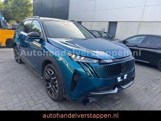 damaged passenger cars Peugeot 5008 Hybrid 145 GT AUTO 7-Personen 2025/12