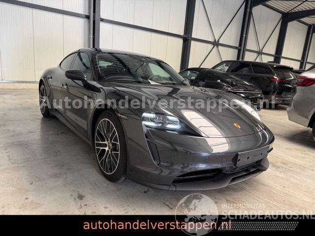 Porsche Taycan Matrix Panorama ACC Leder