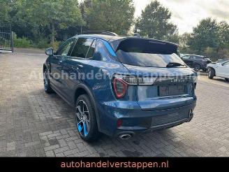 krockskadad bil auto Lynk & Co 01 1.5 TD PHEV 192 kW Panorama LED 2022/11