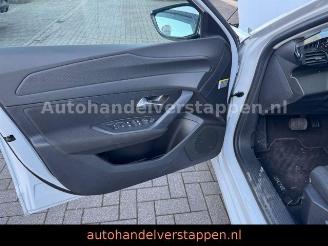 Peugeot 308 Hybrid 145 Style Automatic Facelift picture 11
