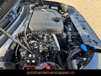 Land Rover Defender 110 X-Dynamic SE 3.0D 183KW BLACK Pack picture 23