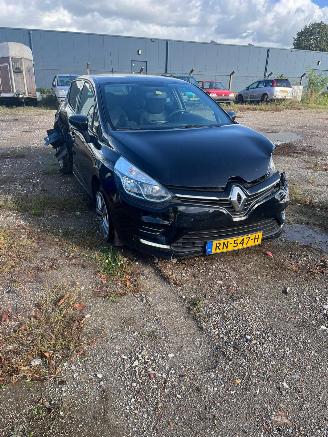 Damaged car Renault Clio 1.5 DCI 2018/1