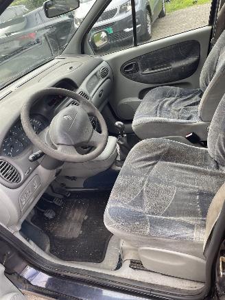 Renault Scenic  picture 5