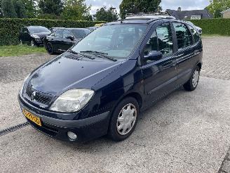 Renault Scenic  picture 2
