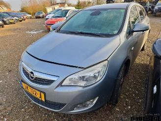 Opel Astra Astra J Sports Tourer (PD8/PE8/PF8), Combi, 2010 / 2015 1.7 CDTi 16V picture 2