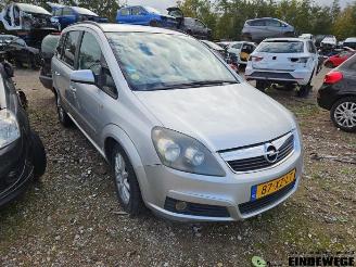 Vrakbiler auto Opel Zafira Zafira (M75), MPV, 2005 / 2015 2.2 16V Direct Ecotec 2007/11