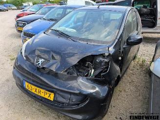 Salvage car Peugeot 107 107, Hatchback, 2005 / 2014 1.0 12V 2007/8