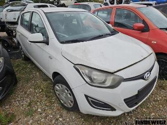 Vrakbiler auto Hyundai I-20 i20, Hatchback, 2008 / 2015 1.1 CRDi VGT 12V 2014/7