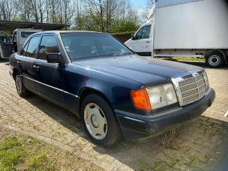 Mercedes E-klasse 230 *Klima* picture 11