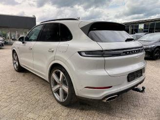krockskadad bil auto Porsche Cayenne E-Hybrid *HEAD-UP - PANO - NAVI - KAM* 2024/9