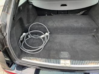 Mercedes E-klasse 300 T AMG Lin *PANO - NAVI - KAM* picture 28