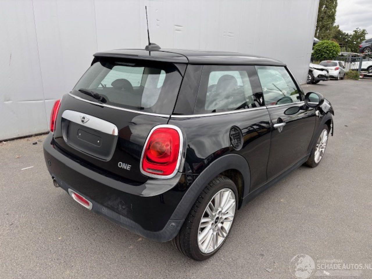 Mini One BLACKFRIARS AUTOMAAT