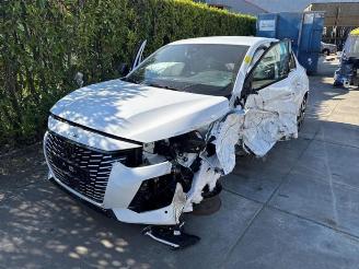 Vrakbiler auto Peugeot 208 208 II (UB/UH/UP), Hatchback 5-drs, 2019 1.2 Hybrid 100 2025/4