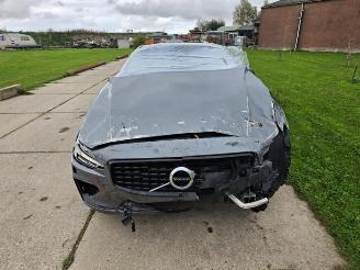 Uttjänta bilar auto Volvo V-60 V60 II (ZW), Combi, 2018 2.0 B4 16V Mild Hybrid Geartronic 2021/2