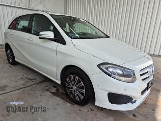 Vaurioauto  passenger cars Mercedes B-klasse B (W246/W242), Hatchback, 2011 / 2018 1.5 B-180 CDI,d 16V 2014/12
