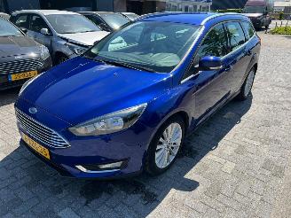 Schadeauto Ford Focus Wagon 1.0 First Edition 2014/11