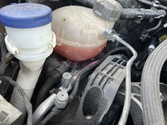 Peugeot 2008 1.2 PureTech Allure Automaat picture 26