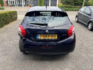 Peugeot 208 1.0 VTI BLUE LEASE picture 5