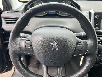 Peugeot 208 1.0 VTI BLUE LEASE picture 23