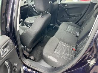 Peugeot 208 1.0 VTI BLUE LEASE picture 26