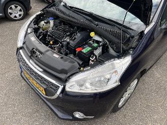 Peugeot 208 1.0 VTI BLUE LEASE picture 30