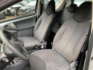 Toyota Aygo Aygo (B10), Hatchback, 2005 / 2014 1.0 12V VVT-i picture 20