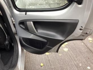 Peugeot 107 107, Hatchback, 2005 / 2014 1.0 12V picture 23