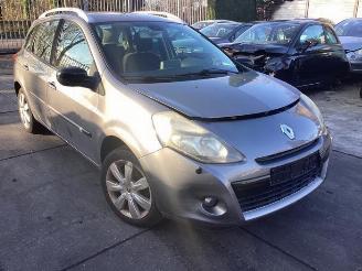 Vrakbiler auto Renault Clio Clio III Estate/Grandtour (KR), Combi, 2007 / 2014 1.6 16V 2011/1