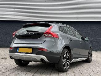Volvo V-40 Cross Country 2.0 D3 Automaat picture 3