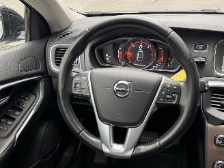 Volvo V-40 Cross Country 2.0 D3 Automaat picture 14