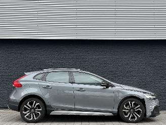 Volvo V-40 Cross Country 2.0 D3 Automaat picture 2