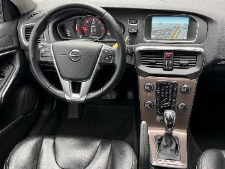 Volvo V-40 Cross Country 2.0 D3 Automaat picture 13