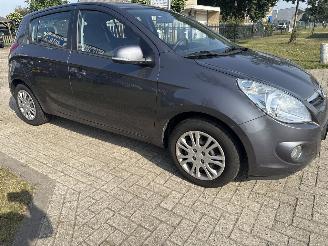 Hyundai I-20 1.4i-MOTION AUTOMAAT RIJDBARE SCHADE! BOUWJAAR 2011 4150 EURO picture 5