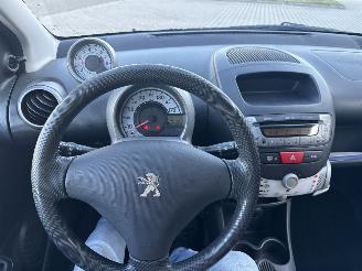 Peugeot 107 1.0 ACTIVE AIRCO RIJDBARE SCHADE! BOUWJAAR 2013  1600 EURO picture 11