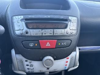 Peugeot 107 1.0 ACTIVE AIRCO RIJDBARE SCHADE! BOUWJAAR 2013  1600 EURO picture 12