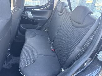 Peugeot 107 1.0 ACTIVE AIRCO RIJDBARE SCHADE! BOUWJAAR 2013  1600 EURO picture 10