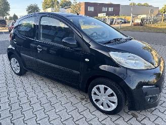 Peugeot 107 1.0 ACTIVE AIRCO RIJDBARE SCHADE! BOUWJAAR 2013  1600 EURO picture 6