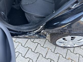 Peugeot 107 1.0 ACTIVE AIRCO RIJDBARE SCHADE! BOUWJAAR 2013  1600 EURO picture 3