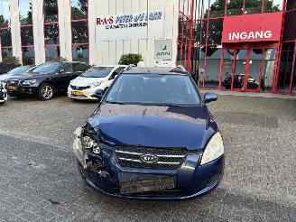 Vrakbiler auto Kia Cee d 1.6 SPORTY WAGON 2009/3