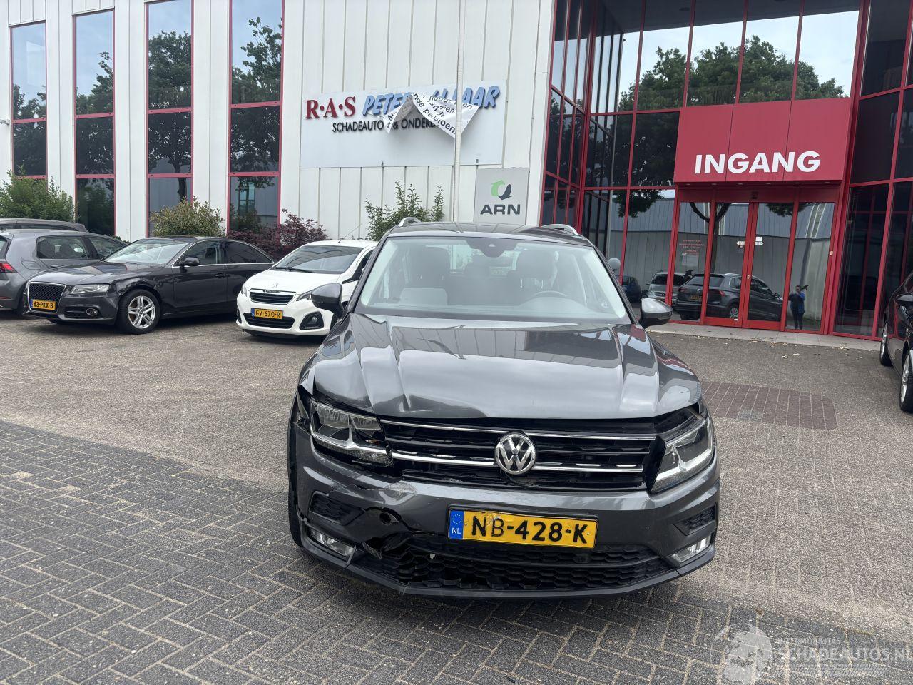 Volkswagen Tiguan 1.4 TSI CON. SERIES